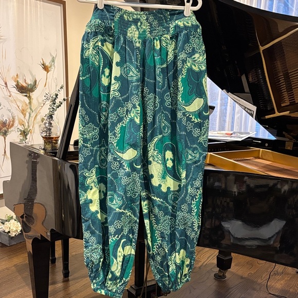 Free People Teal and Green paisley print Wide Leg balloon Pants size small - Picture 6 of 6